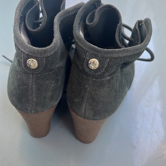 MICHAEL Michael Kors SUEDE WEDGE BOOTIES 6M - Picture 4 of 5
